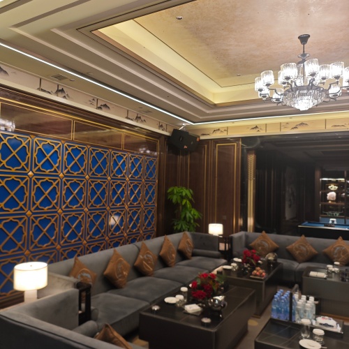 北京夜场新机遇-蓝爵夜场诚聘酒水促销精英,共创辉煌未来